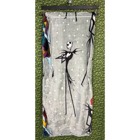 Disney Nightmare Before Christmas Jack & Sally Plush Throw Blanket – 50” x 70” - Picture 2 of 4